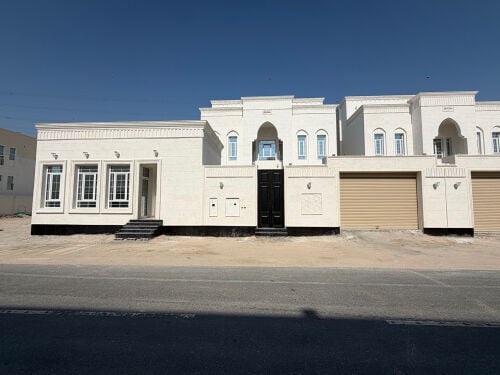 للبيع فيلا الوكير 645 متر 