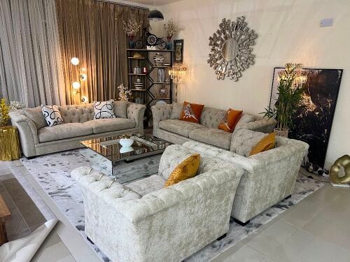 The one brand sofa set for sell