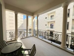 1BHK | BILLS INCLUDED | POOL & GYM