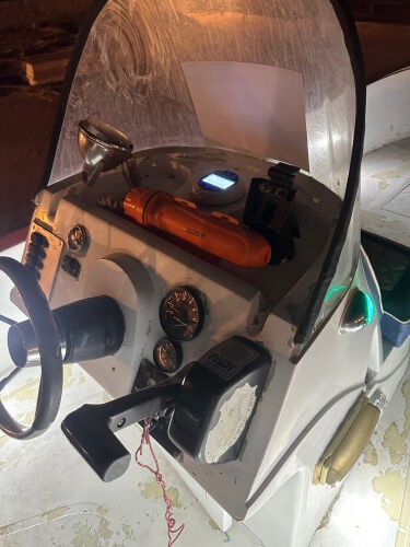 قوارب الإمارات 
