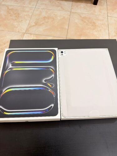New iPad Pro 13 M5 256 5G WiFi Slvr