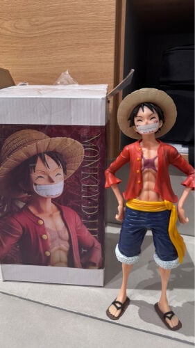 Monkey D.Luffy (one piece hero)