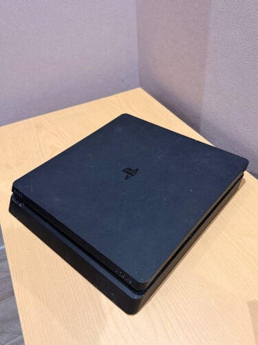 PlayStation 4 Slim (PS4 Slim)