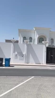 للايجار في الثميد فيلا 1225 متر