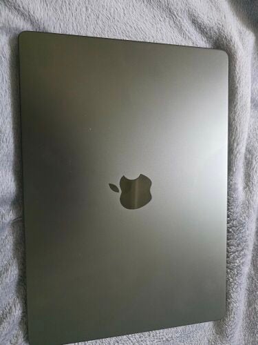 Macbook Pro 14 M3 18gb ram 512gb