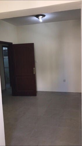 استديو نظامى داخل عماره مكيف شامل