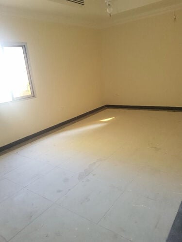 للبيع عماره ف الوكره مؤجرة اسكان 