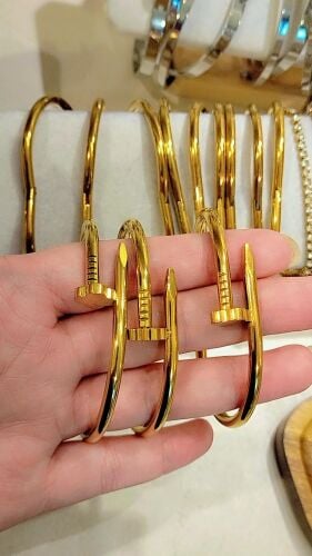 اساور وأطقم اكسسوارات انيقة