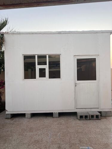 كبينة ثابتة للبيع/ تواصل 33993730