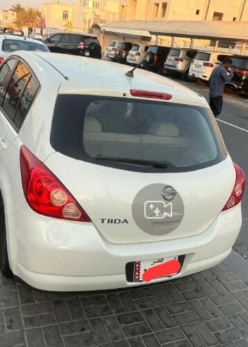 Nissan Tiida 2008 .