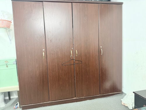 4 doors coupord and double bed 