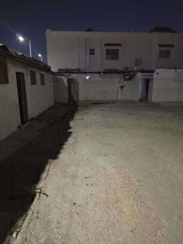 حوش مستودع  مغطي  مريخ الفروسية