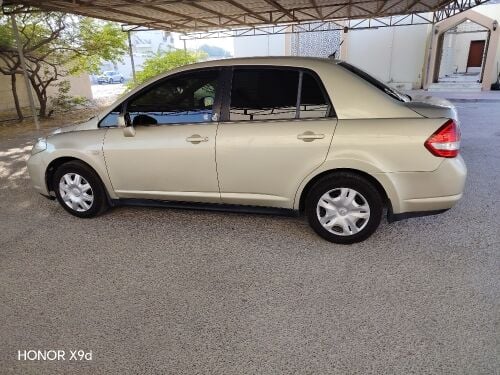 nissan tida