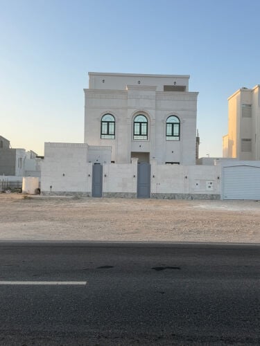 للبيع فلل بام قرن شارع عام