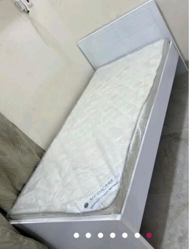 Single Bed.