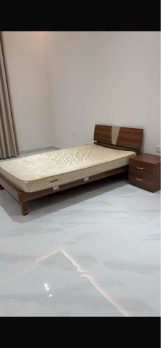 غرفة نوم شبه جديد