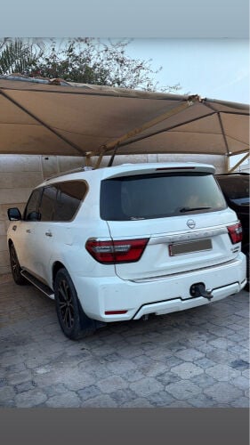نيسان 