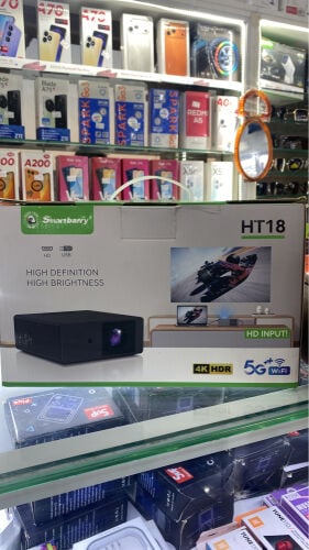 Smartbarry HT18 projector 