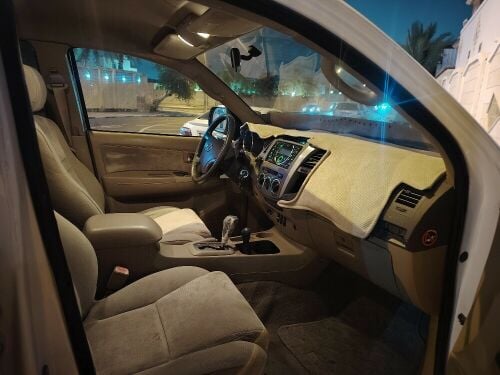 Toyota fortuner 2011