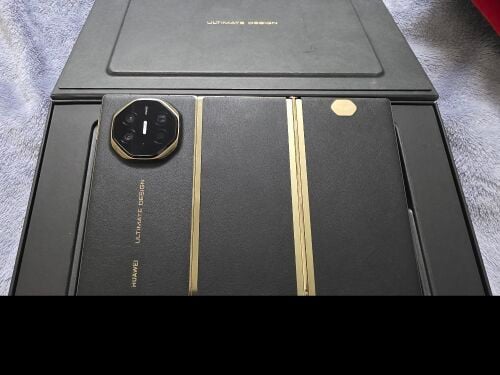 Huawei Mate XT ultimate design 512