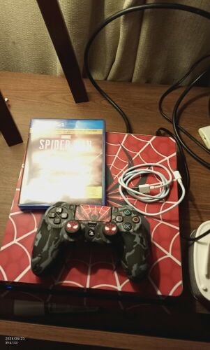 Sony PlayStation 4 Bundle spiderman