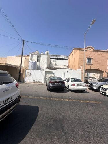 للبيع بيت دورين في الوكرة
المساحة