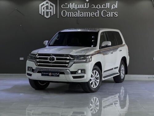 TOYOTA GXR WHITE EDITION. V8