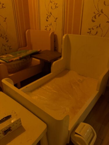 سرير اطفال