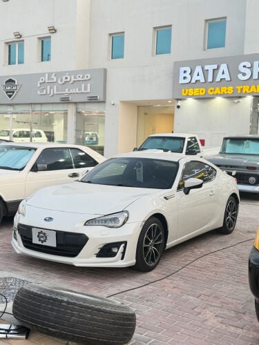 سوبارو بي آر زد 