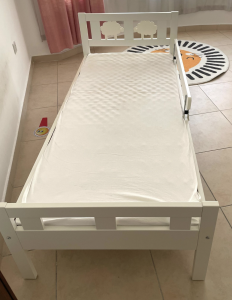 KRITTER Bed frame with mattress