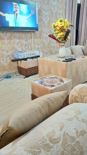 Complete sofa sets with curtains