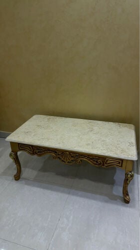 طاولة رخام