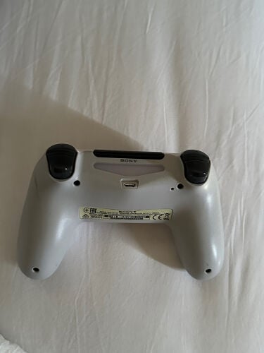 ‏ps4 controller white 