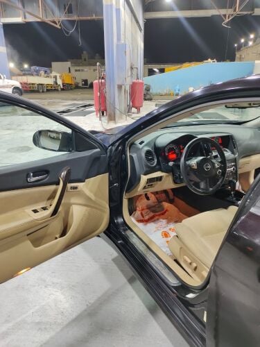 Nissan maxima