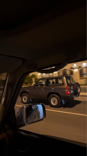 نيسان باب  