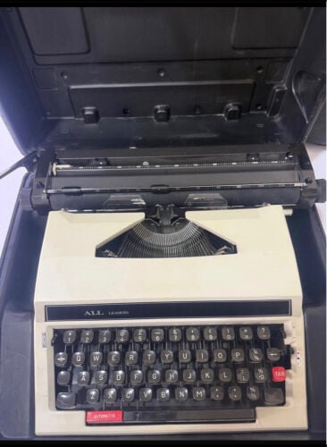 Three typewriter (english )