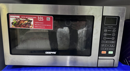 microwave in very good condition 