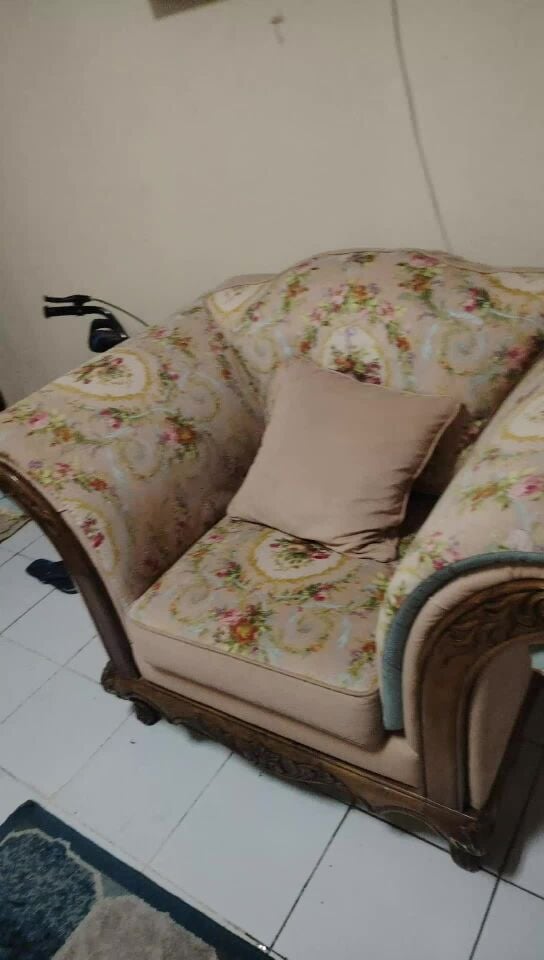 كنب من اربعه قطع