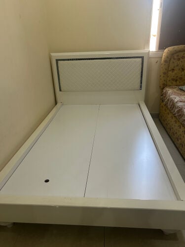 سرير ومرتبه