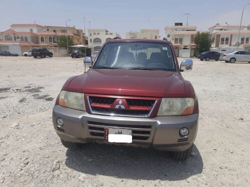 سيارة متسوبيشي باجيرو موديل 2005 