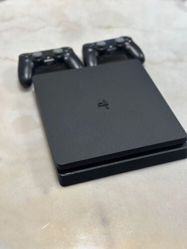 PlayStation 4 Slim 1TB