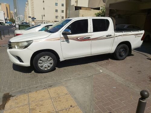 FOR Sale Toyota hilux manual 2016