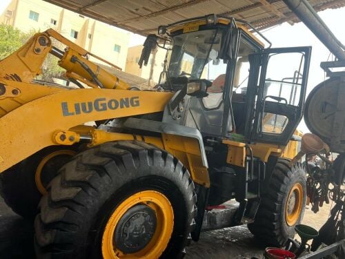 wheel loader