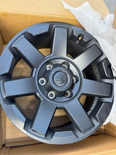 FJ cruiser wheel for sale (5pcs)