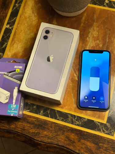 ايفون11 حجم 64 جيجا مبدل شاشة