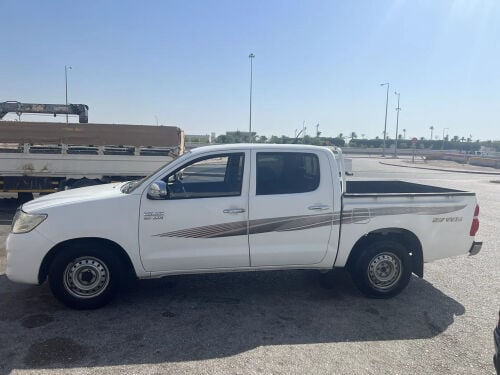 Clean Hilux for sale