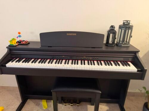 Piano - Dynatone,barely used