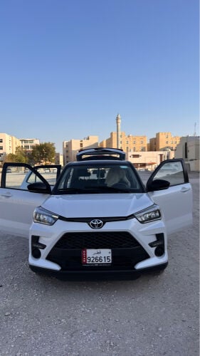     أبيع سيارتي المفضلة