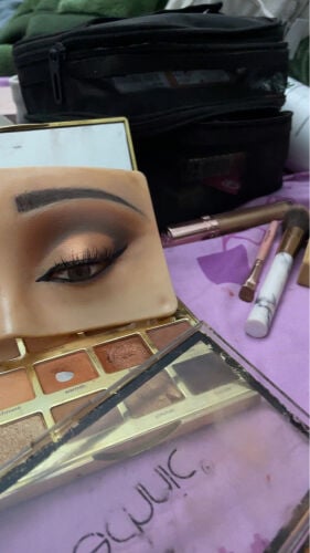 makeup model