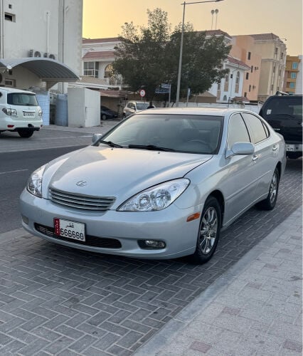 لكزس إي إس 300 موديل 2002